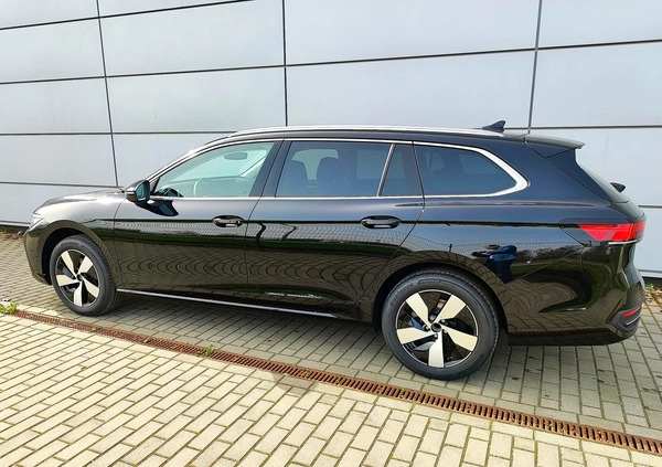 Volkswagen Passat cena 184490 przebieg: 10, rok produkcji 2024 z Będzin małe 704